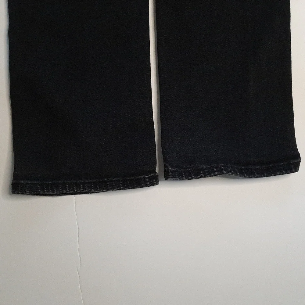 Old Navy Straight-Leg Built-In Flex Black Jeans